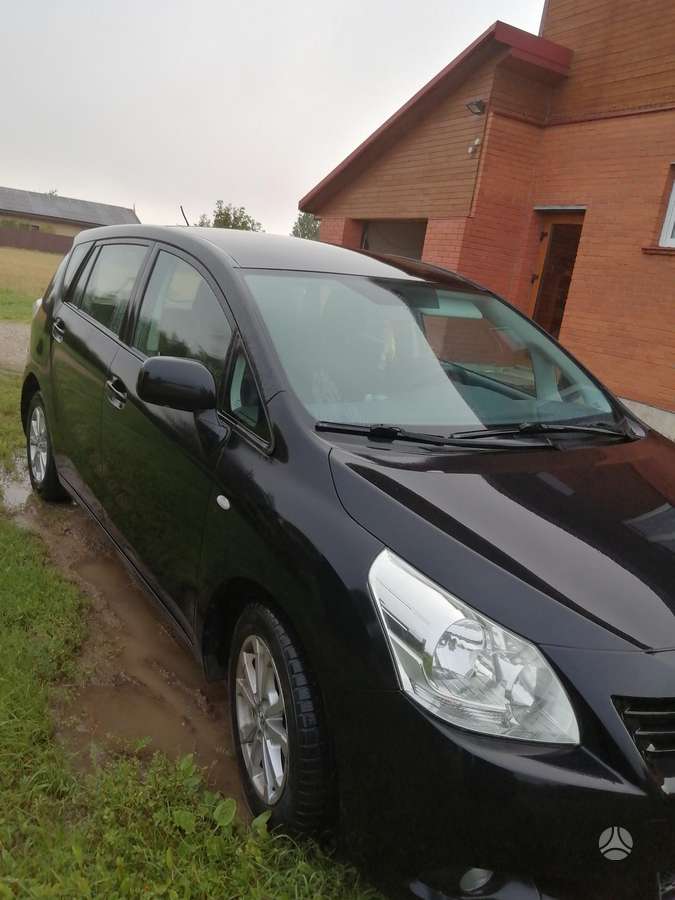 Toyota Verso, 2.0 l., Минивэн