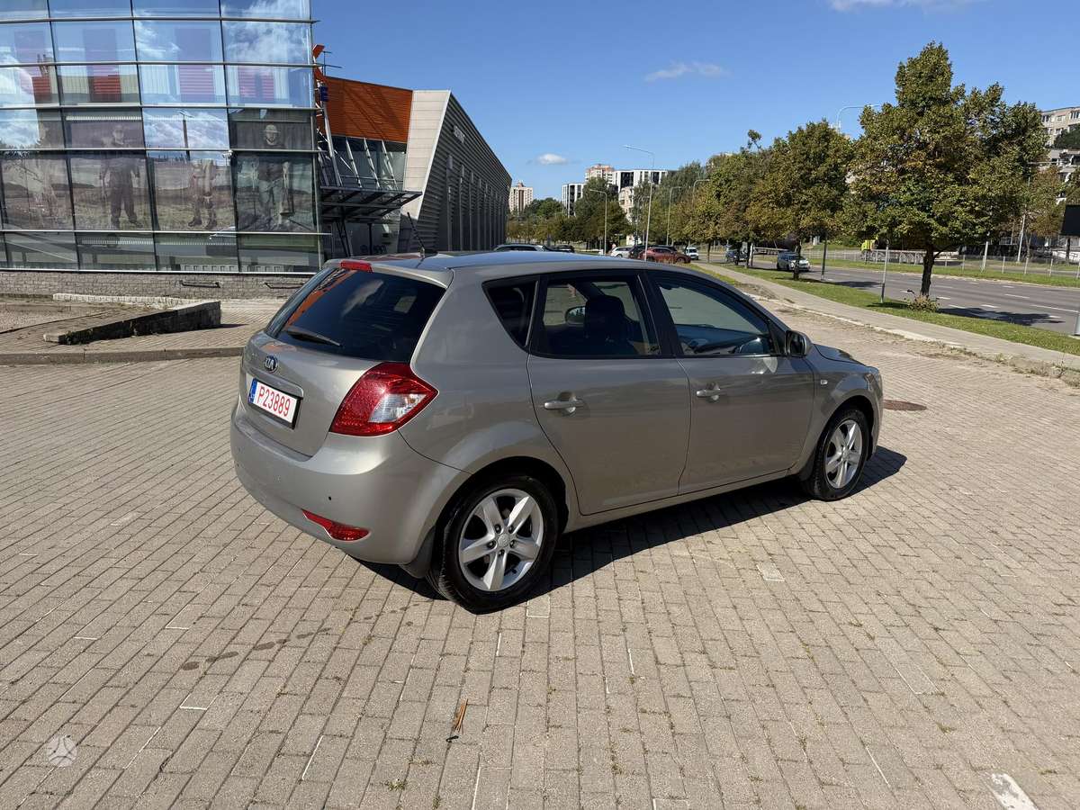 Kia Ceed, 1.6 l., Хэтчбек