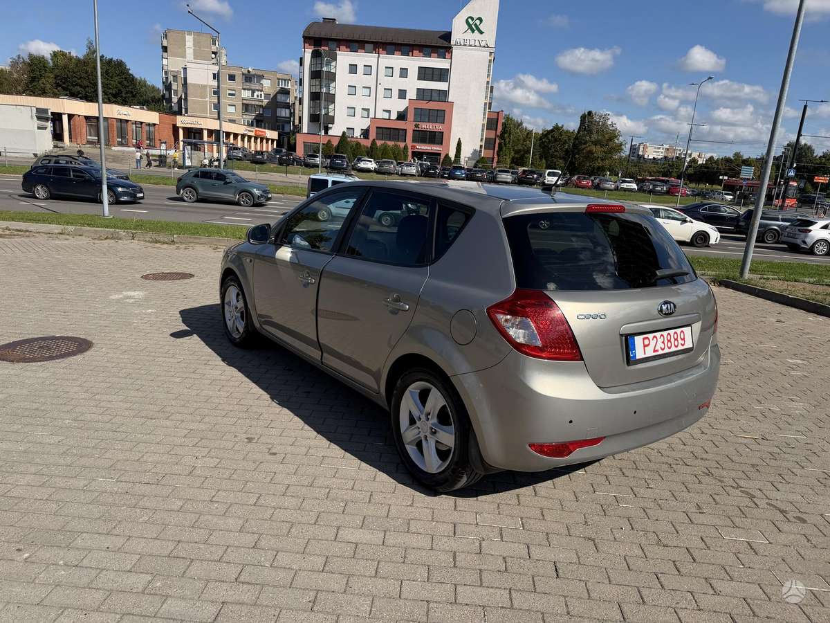 Kia Ceed, 1.6 l., Хэтчбек