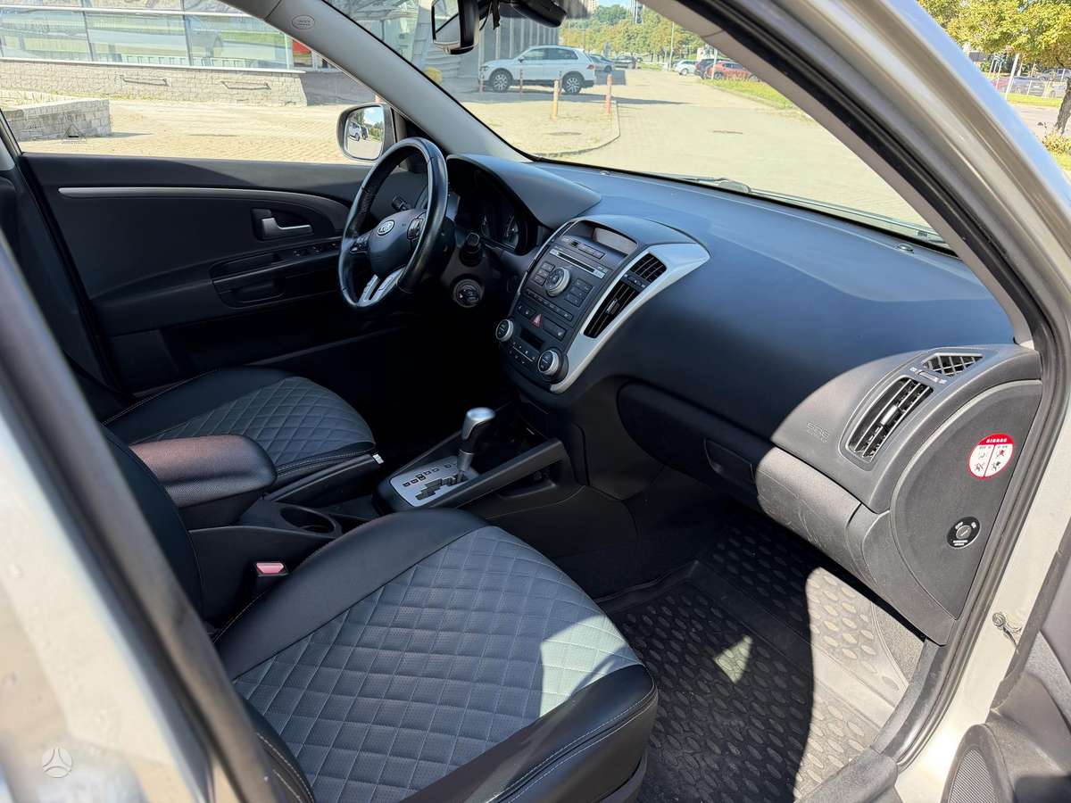 Kia Ceed, 1.6 l., Хэтчбек