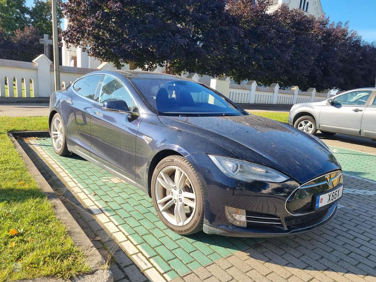 Tesla Model S, 85 kWh, hečbekas