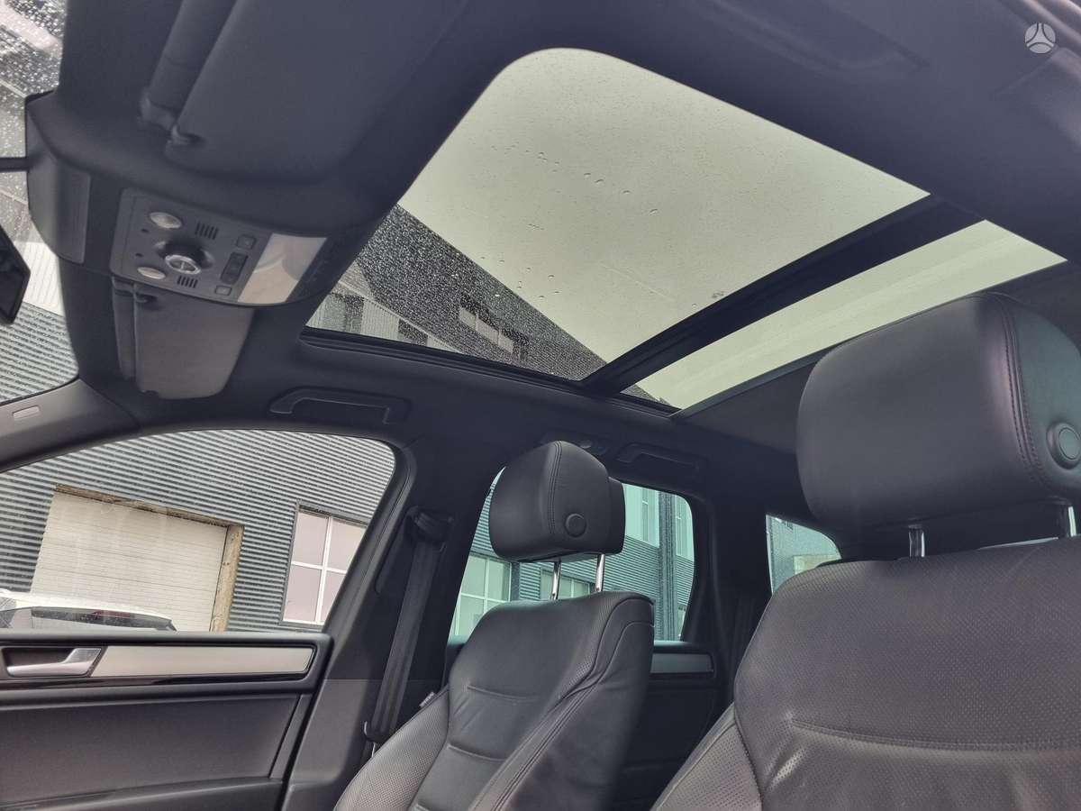 Volkswagen Touareg - 12