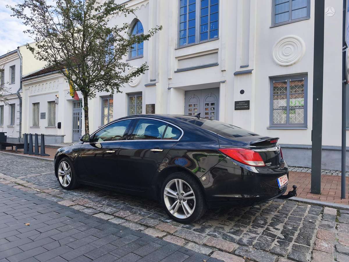 Opel Insignia, 2.0 l., hatchback
