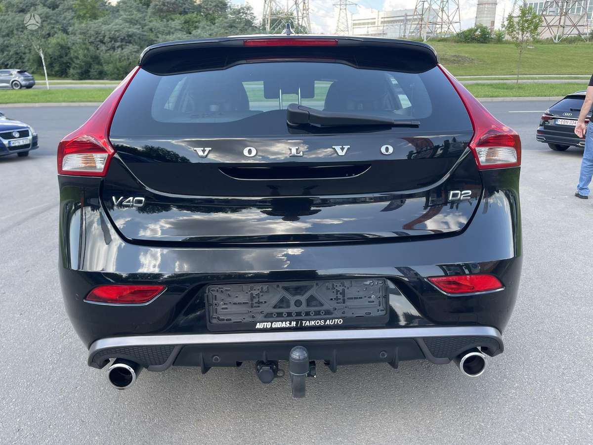 Volvo V40, 2.0 l., hatchback