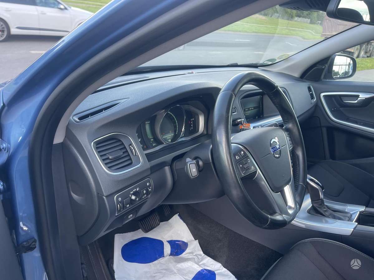 Volvo V60, 2.0 l., Хэтчбек