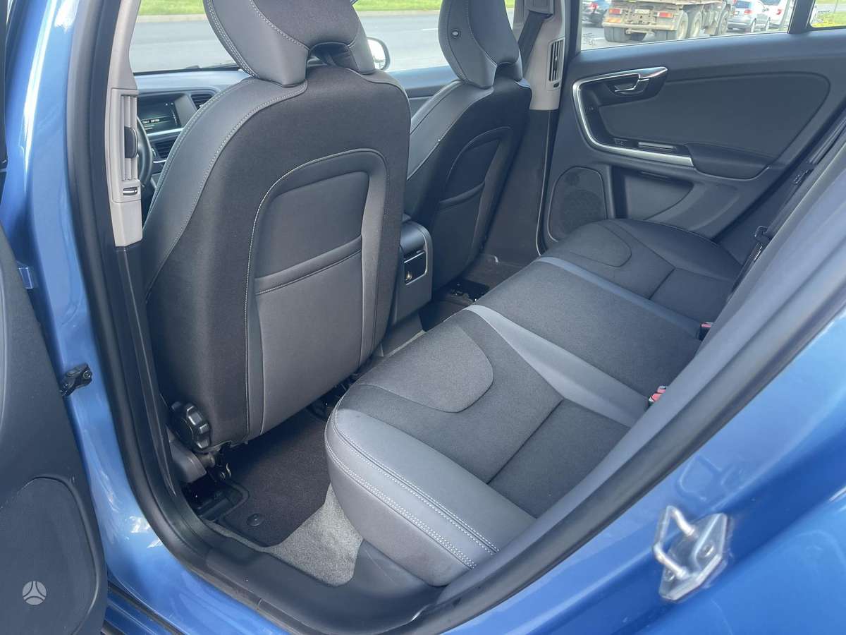 Volvo V60, 2.0 l., Хэтчбек