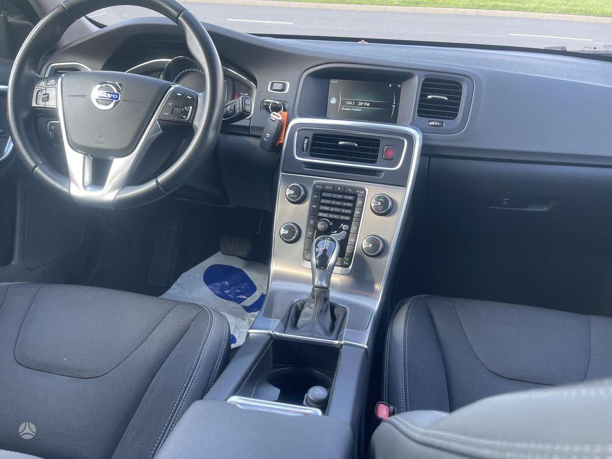 Volvo V60, 2.0 l., Хэтчбек