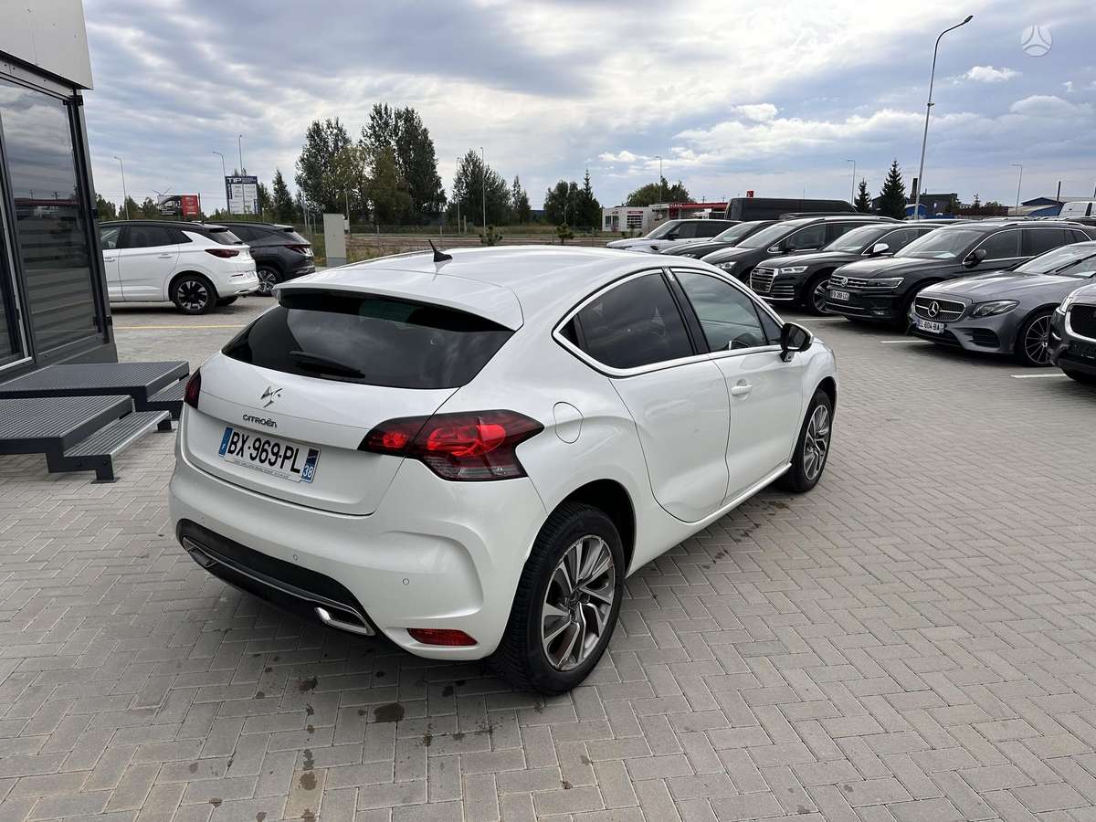 Citroen DS4, 1.6 l., hatchback