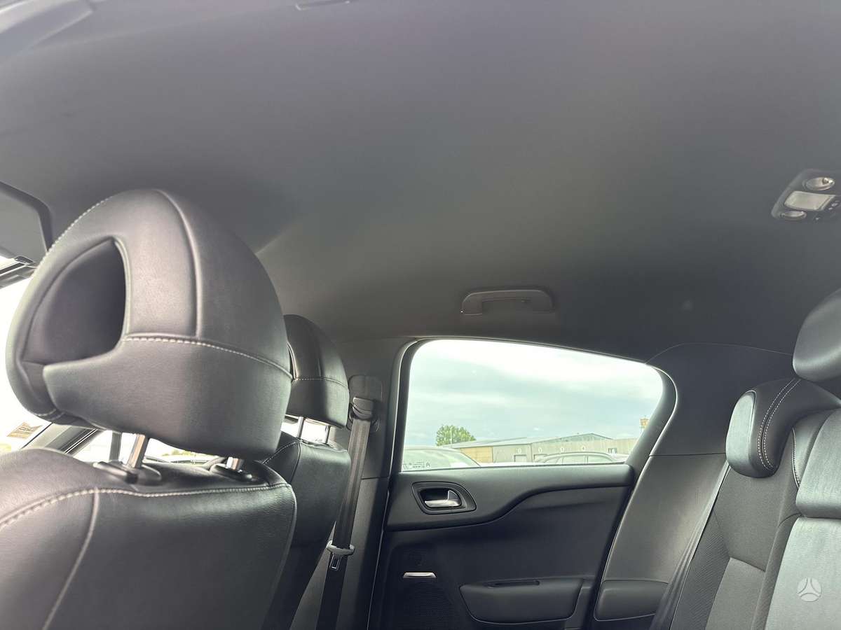 Citroen DS4, 1.6 l., hatchback