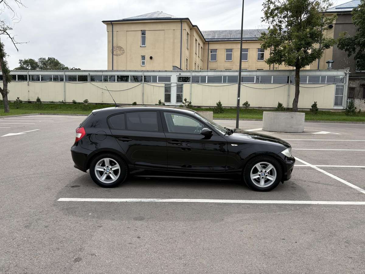 BMW 118, 2.0 l., Хэтчбек