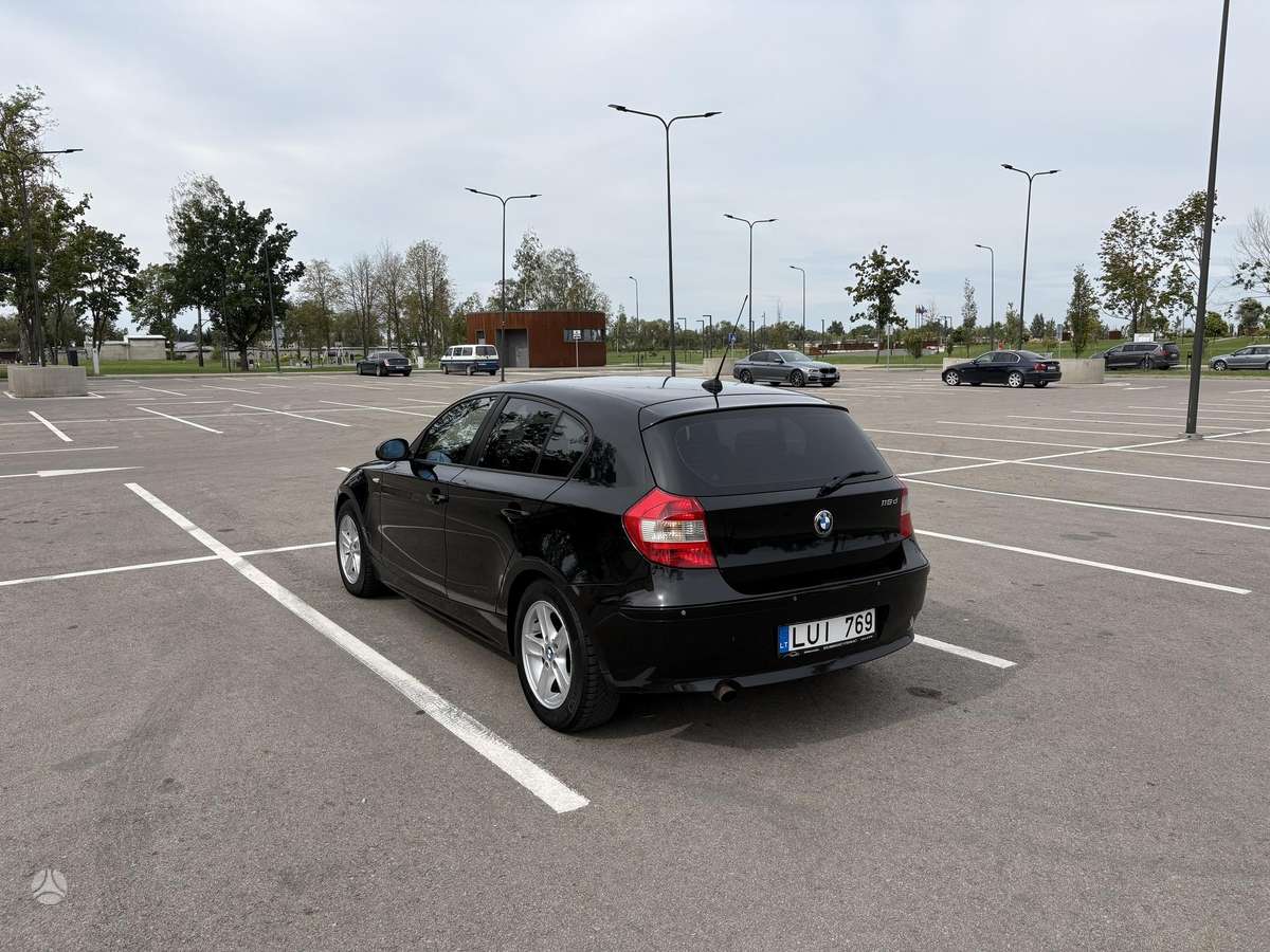 BMW 118, 2.0 l., Хэтчбек