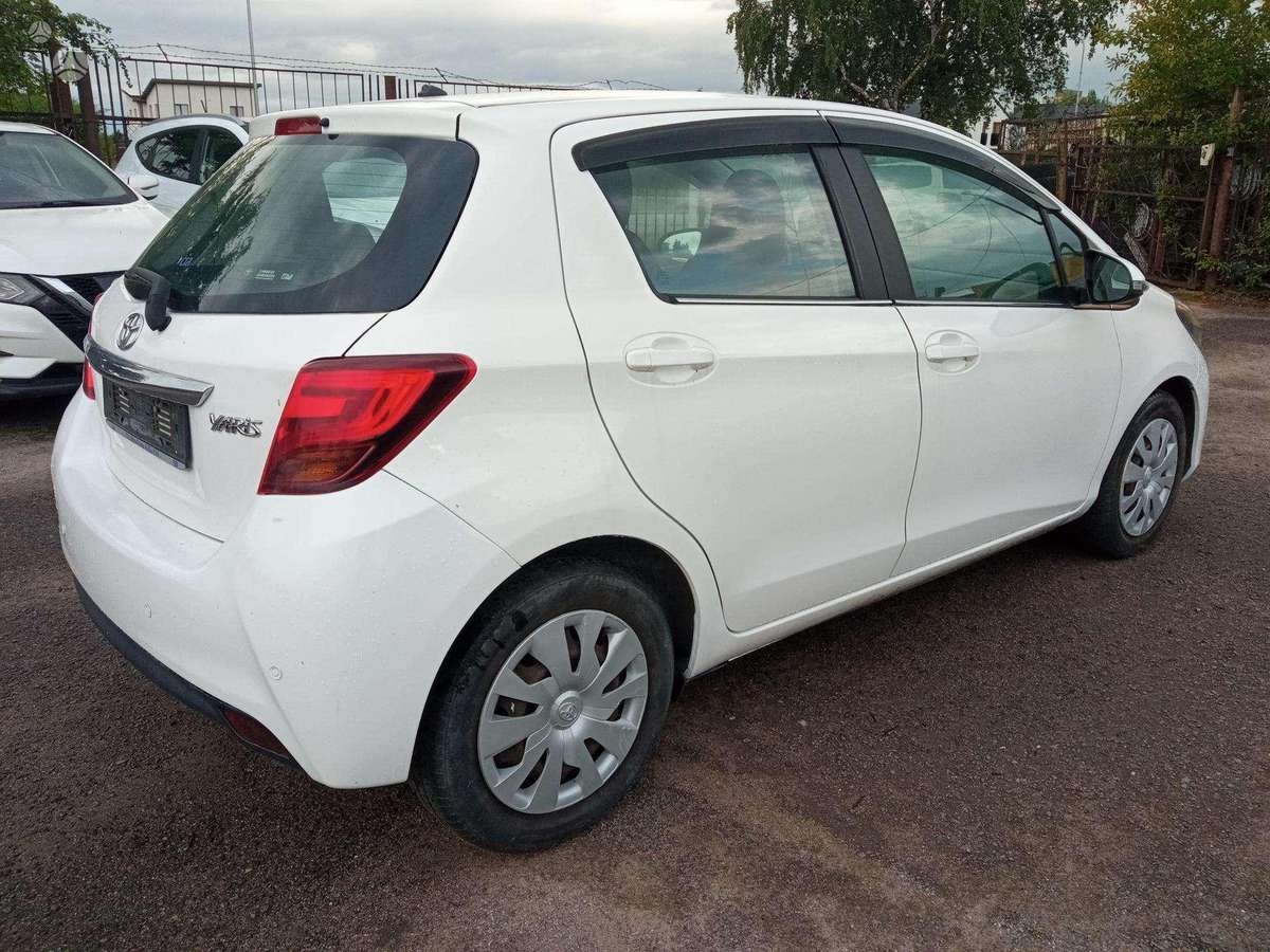 Toyota Yaris - 8