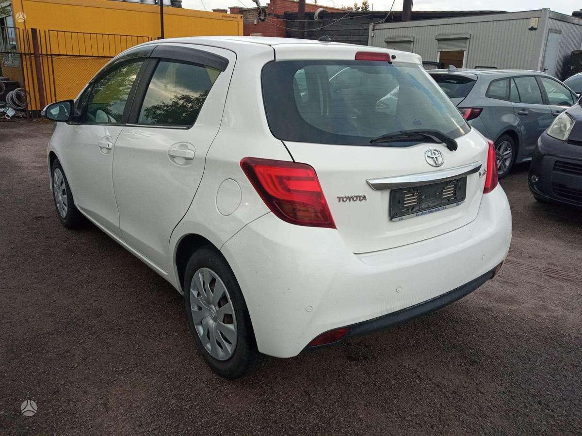 Toyota Yaris - 11