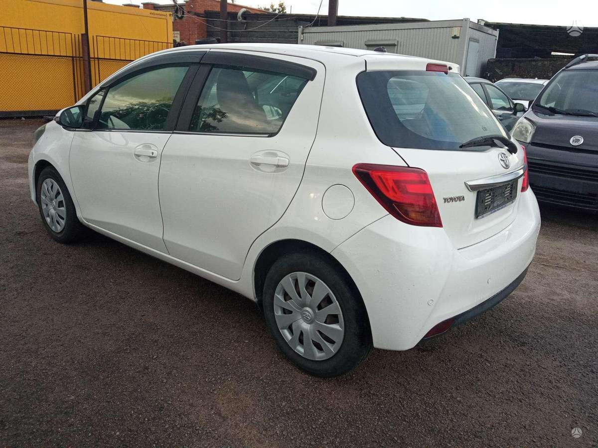 Toyota Yaris - 12