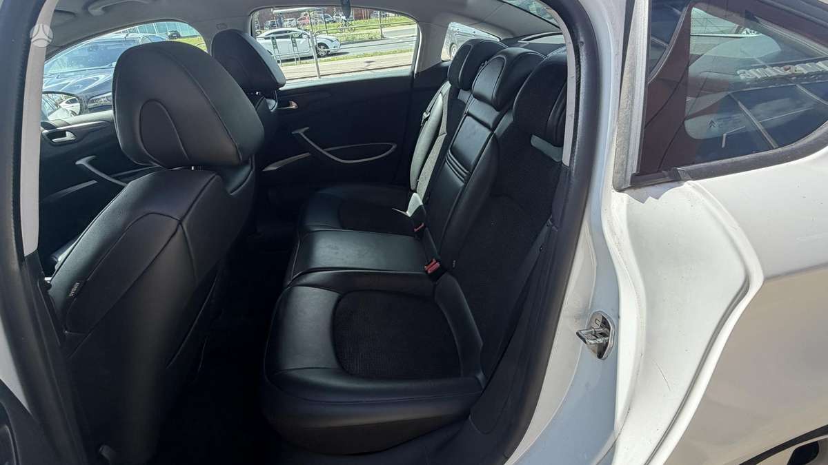 Citroen C5, 1.6 l., Седан