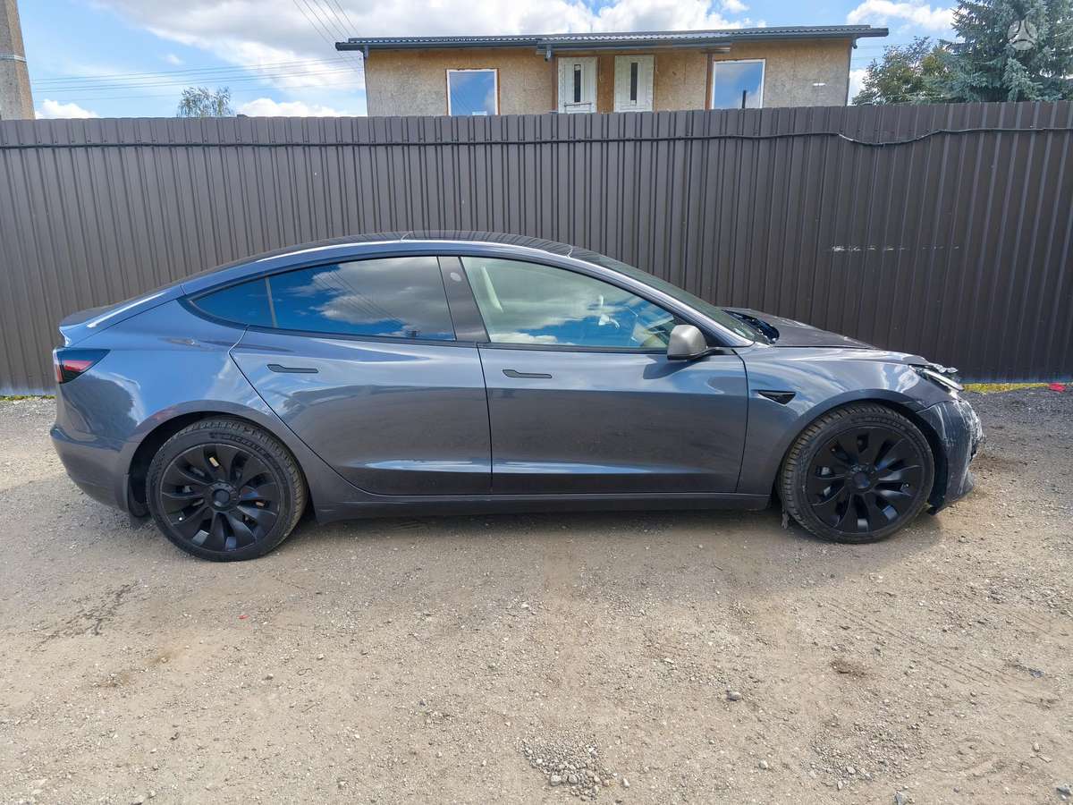 Tesla Model 3, 60 кВт·ч, Хэтчбек