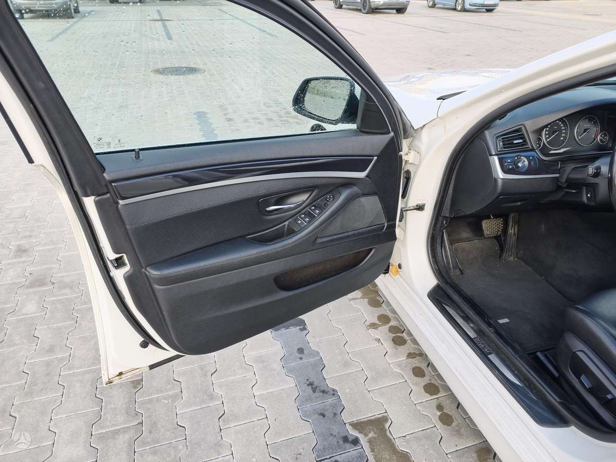BMW 520, 2.0 l., Седан