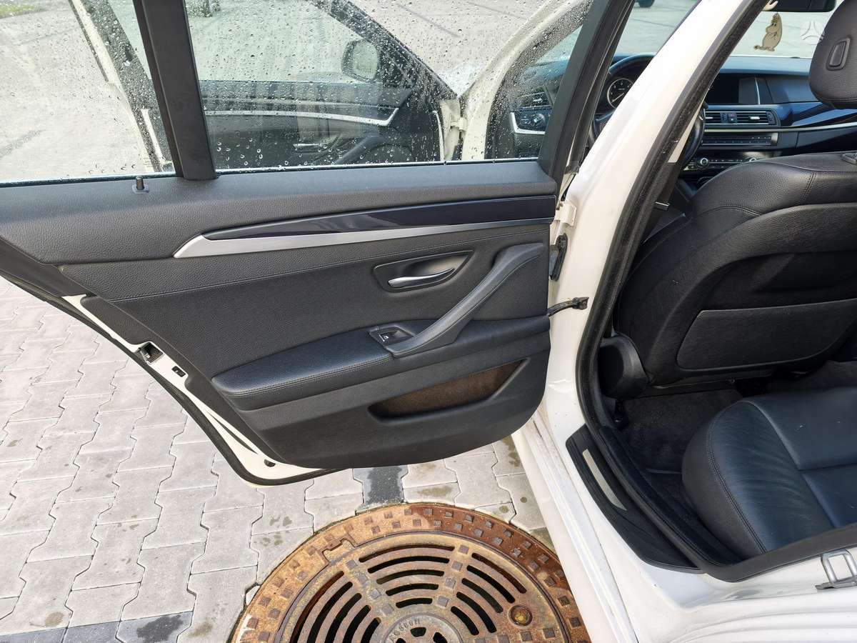 BMW 520, 2.0 l., Седан