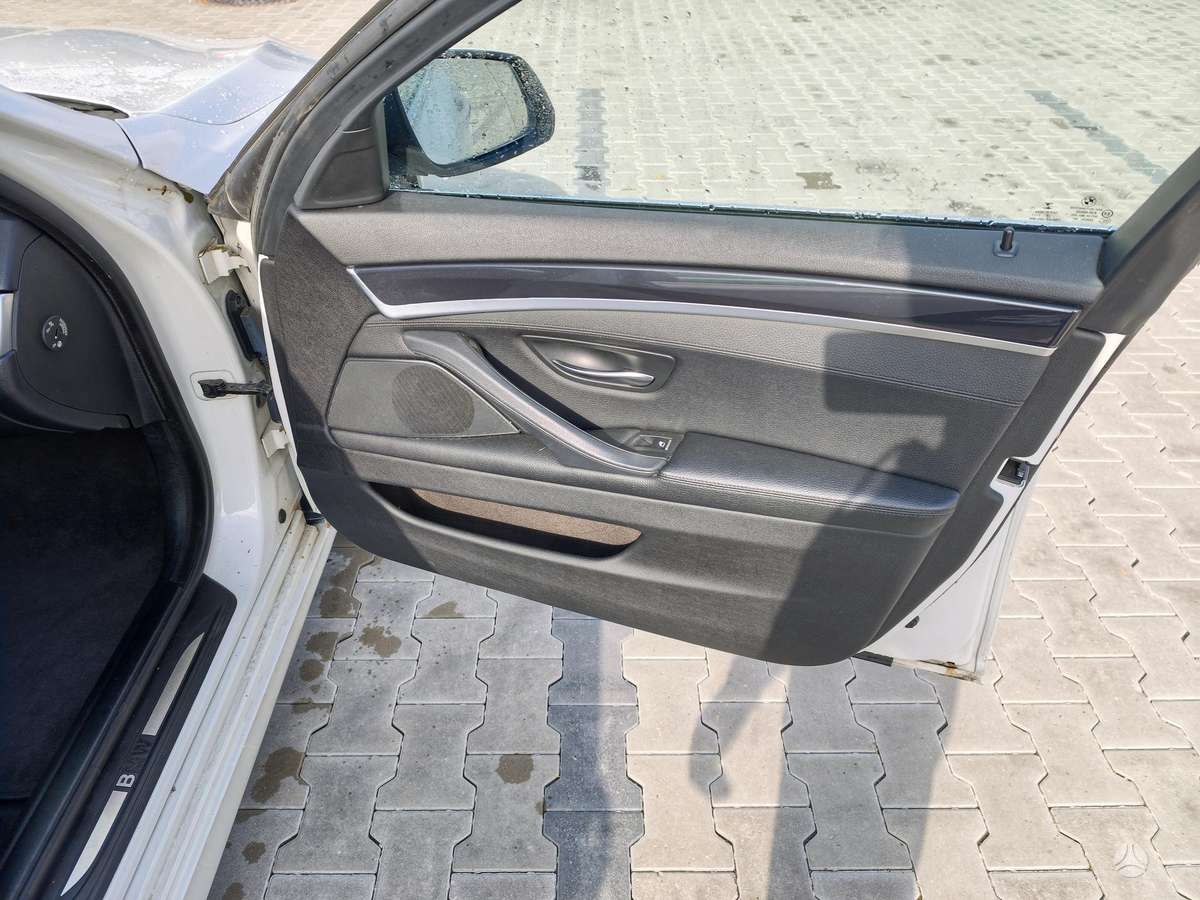 BMW 520, 2.0 l., Седан