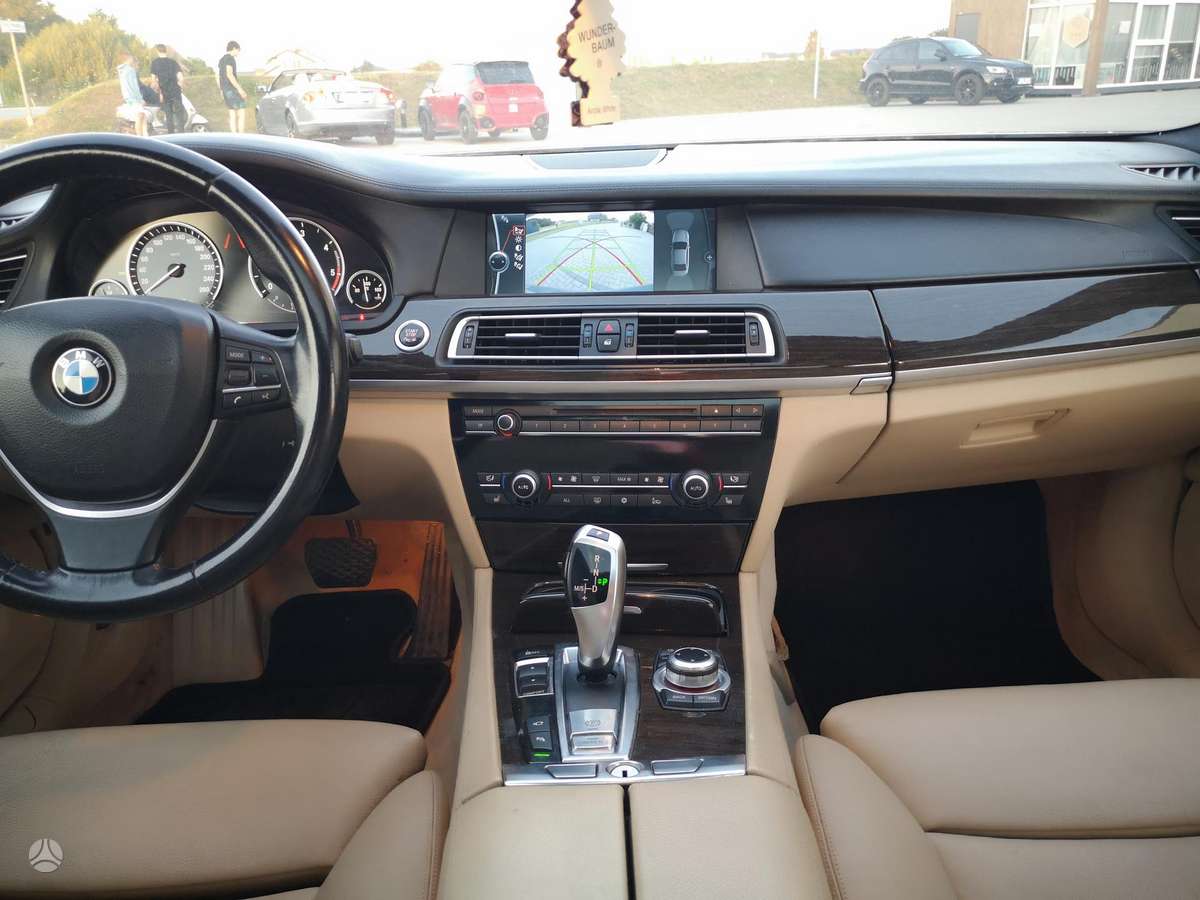 BMW 730, 3.0 l., Седан