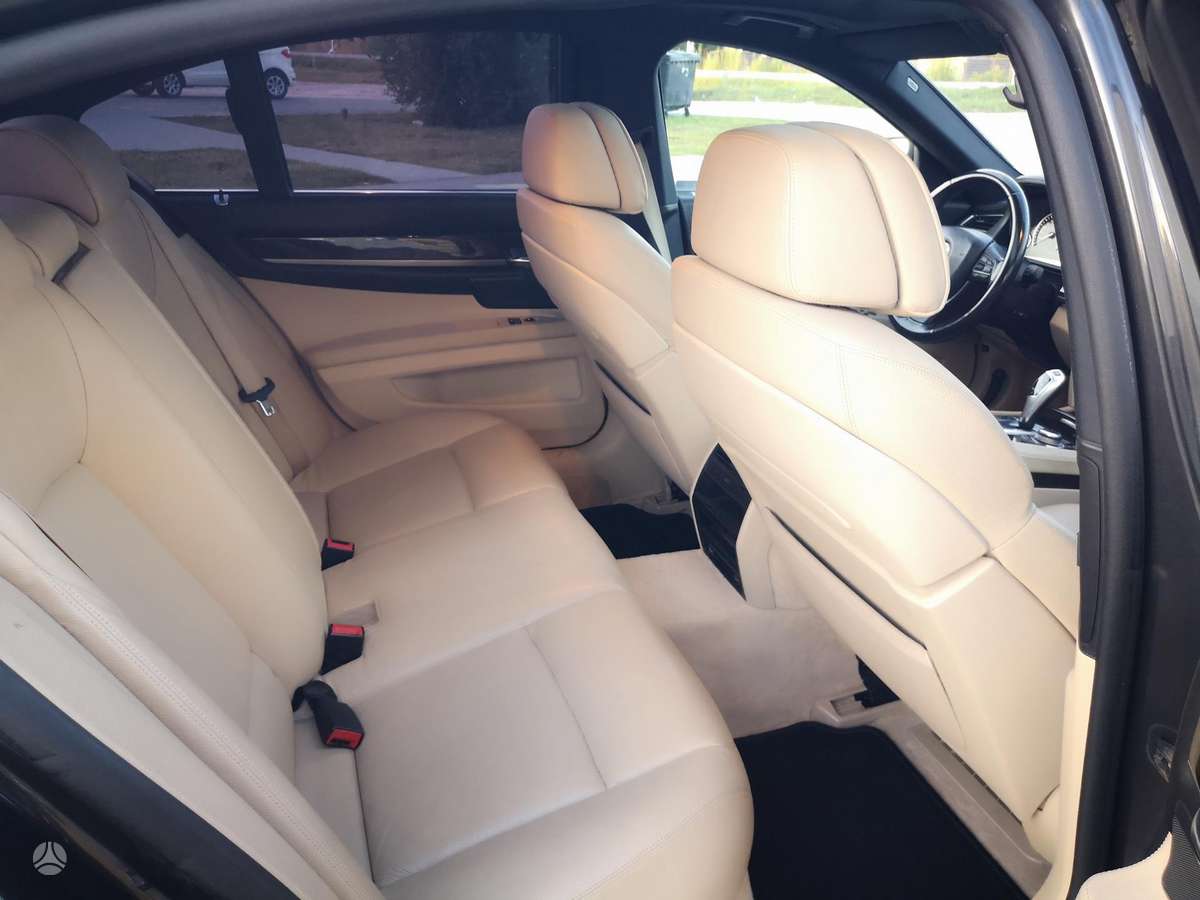BMW 730, 3.0 l., Седан