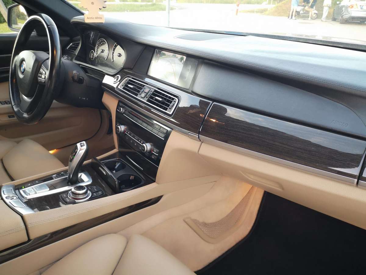 BMW 730, 3.0 l., Седан