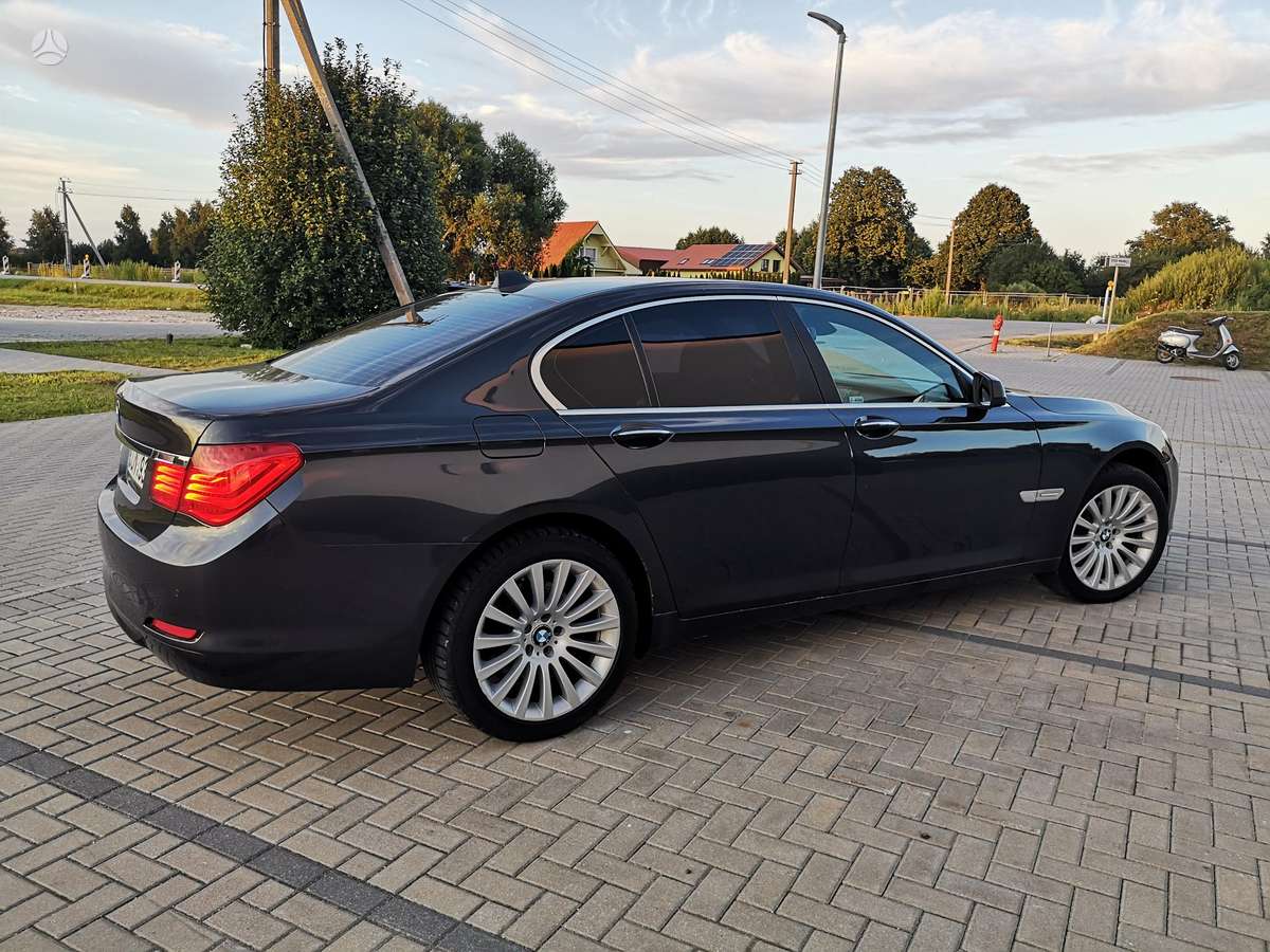 BMW 730, 3.0 l., Седан