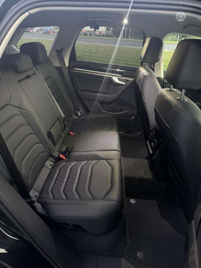Volkswagen Touareg - 7