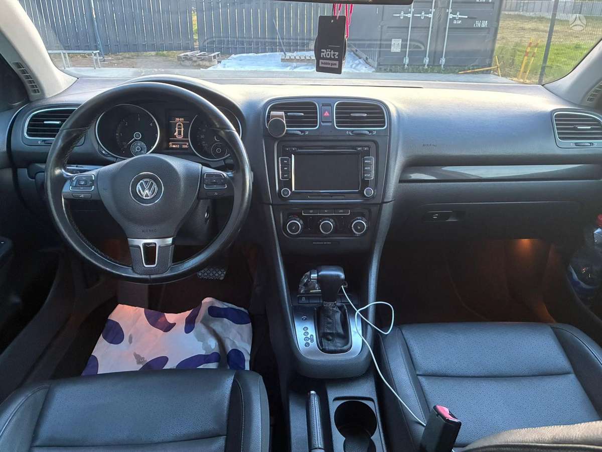 Volkswagen Golf - 12