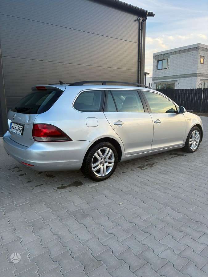 Volkswagen Golf - 5