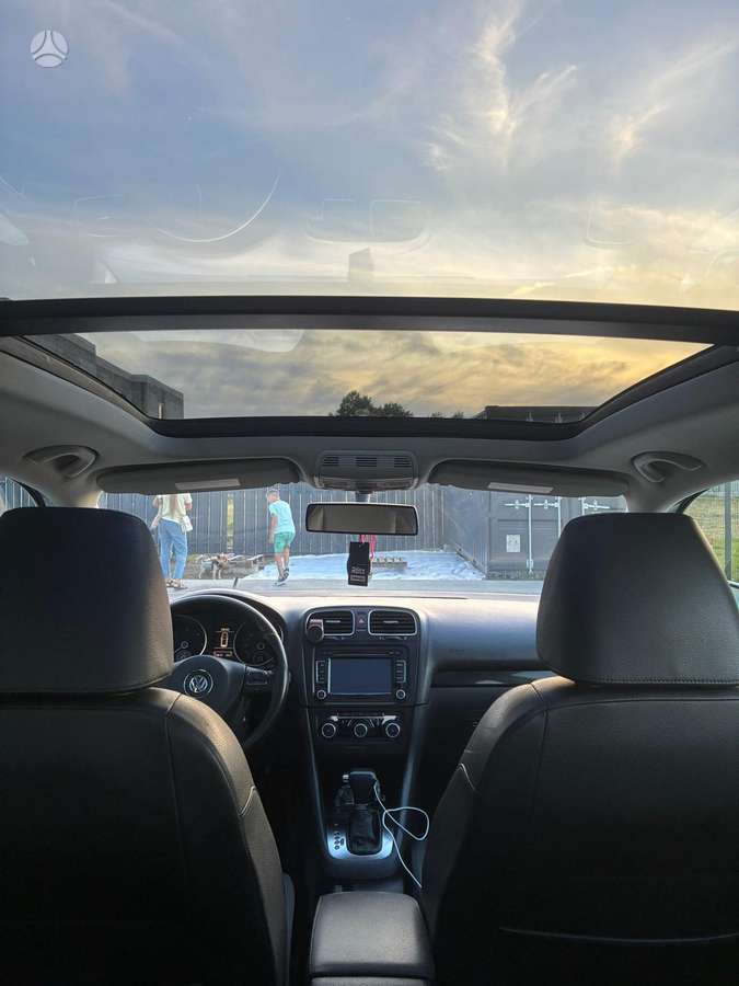 Volkswagen Golf - 11