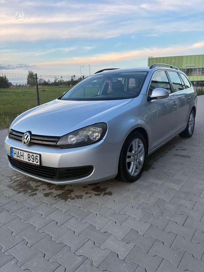 Volkswagen Golf - 4