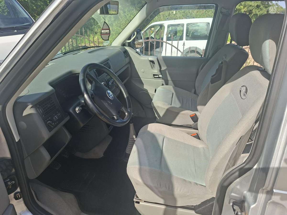 Volkswagen Multivan - 5