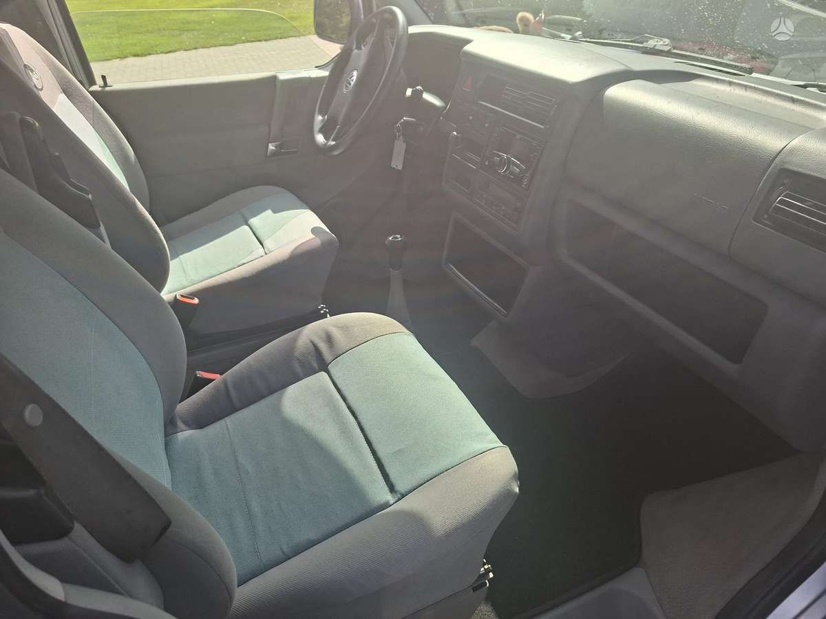 Volkswagen Multivan - 9