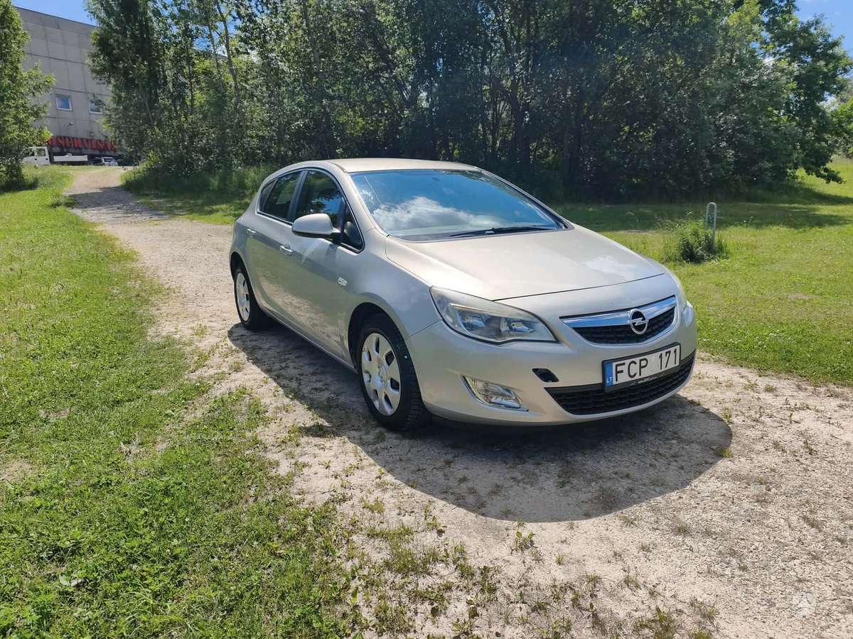 Opel Astra, 1.4 l., Хэтчбек