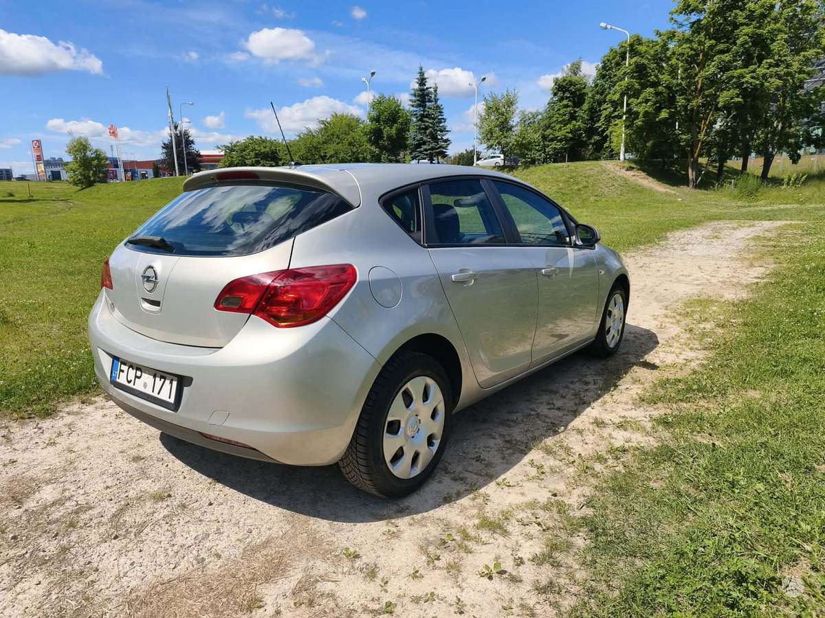 Opel Astra, 1.4 l., hatchback