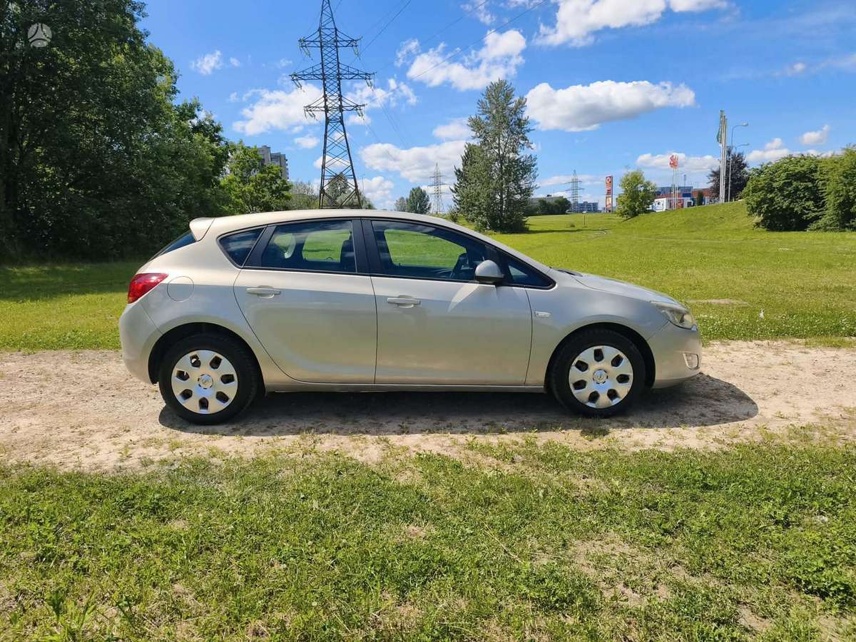 Opel Astra, 1.4 l., Хэтчбек