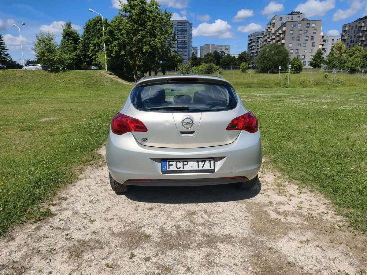 Opel Astra, 1.4 l., Хэтчбек
