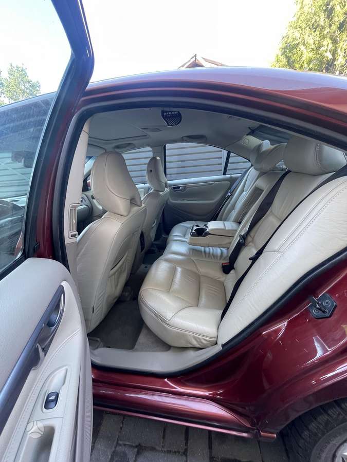 Volvo S60, 2.4 l., Седан