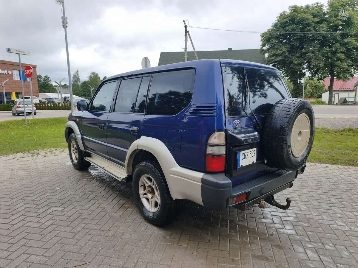 Toyota Land Cruiser - 4