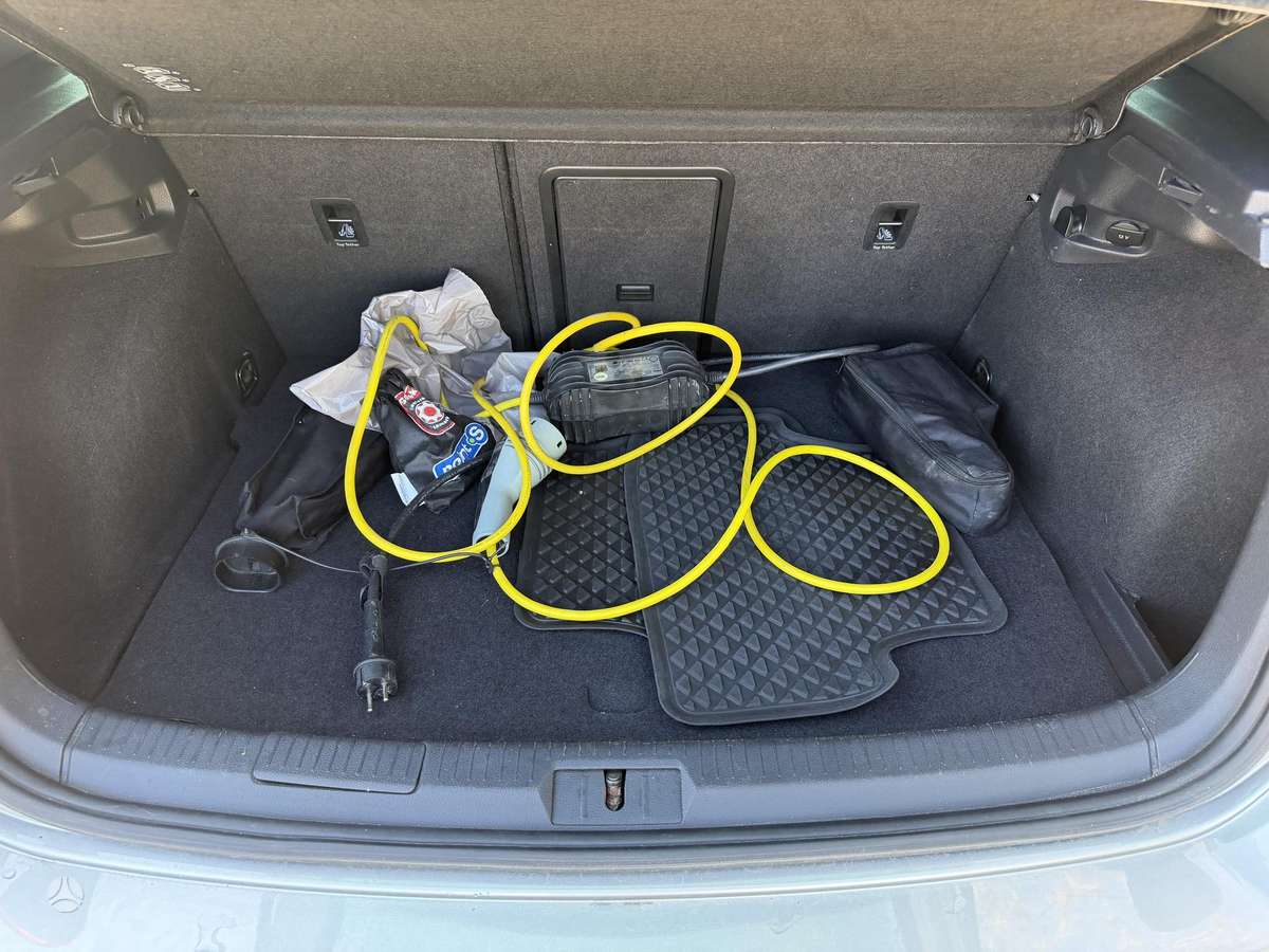 Volkswagen Golf - 8