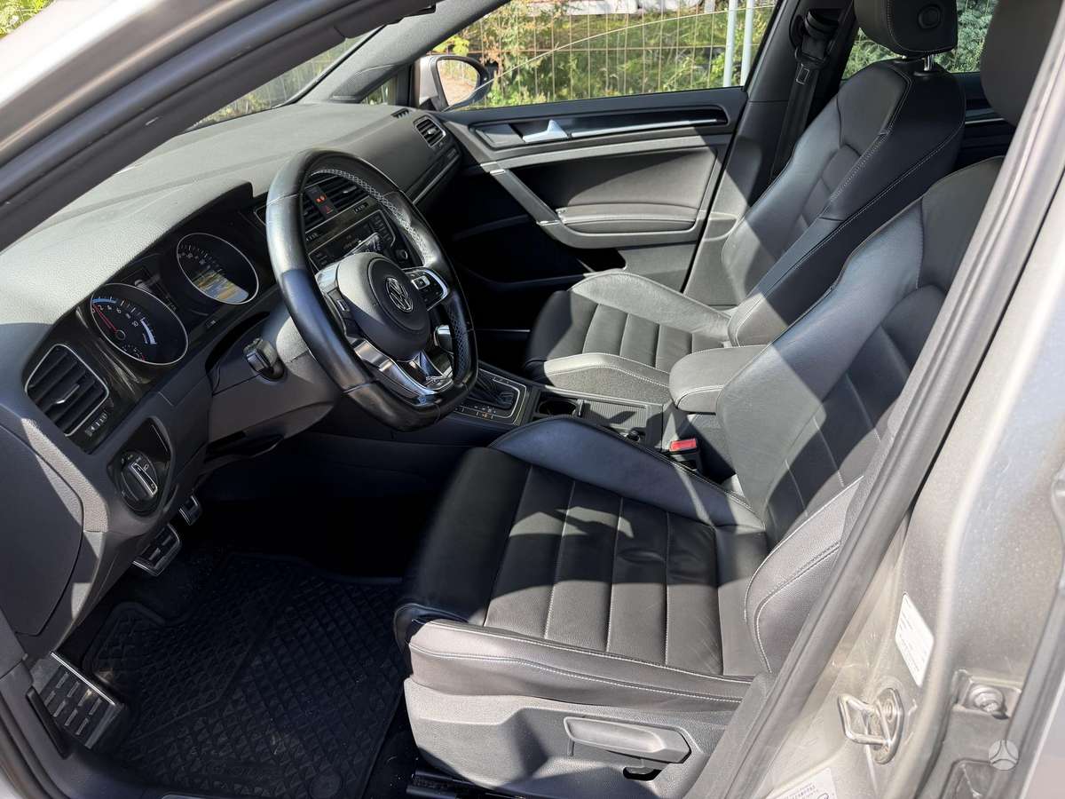 Volkswagen Golf - 11