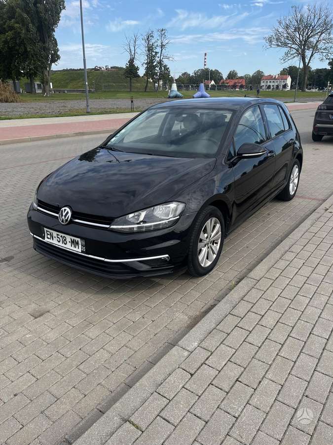 Volkswagen Golf - 2
