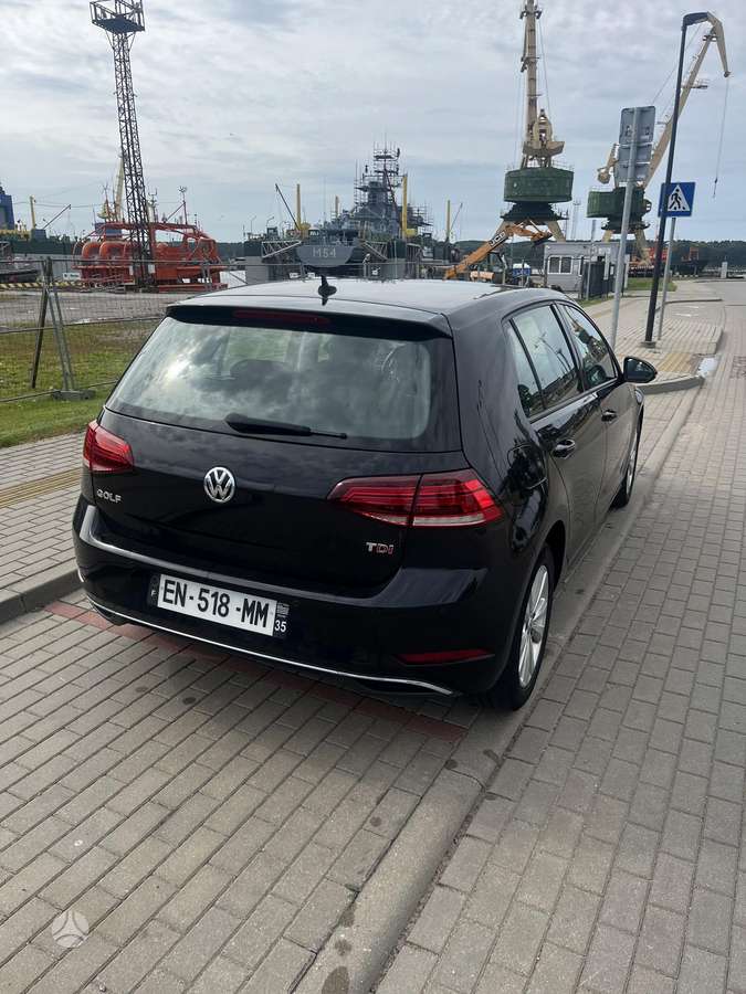 Volkswagen Golf - 5
