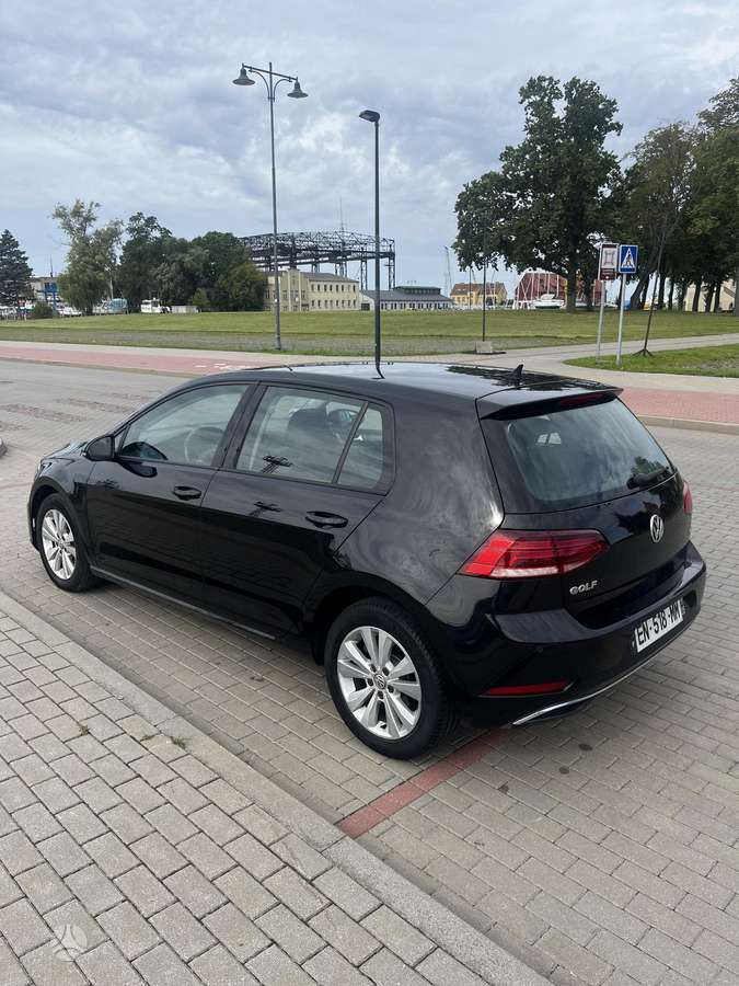 Volkswagen Golf - 9