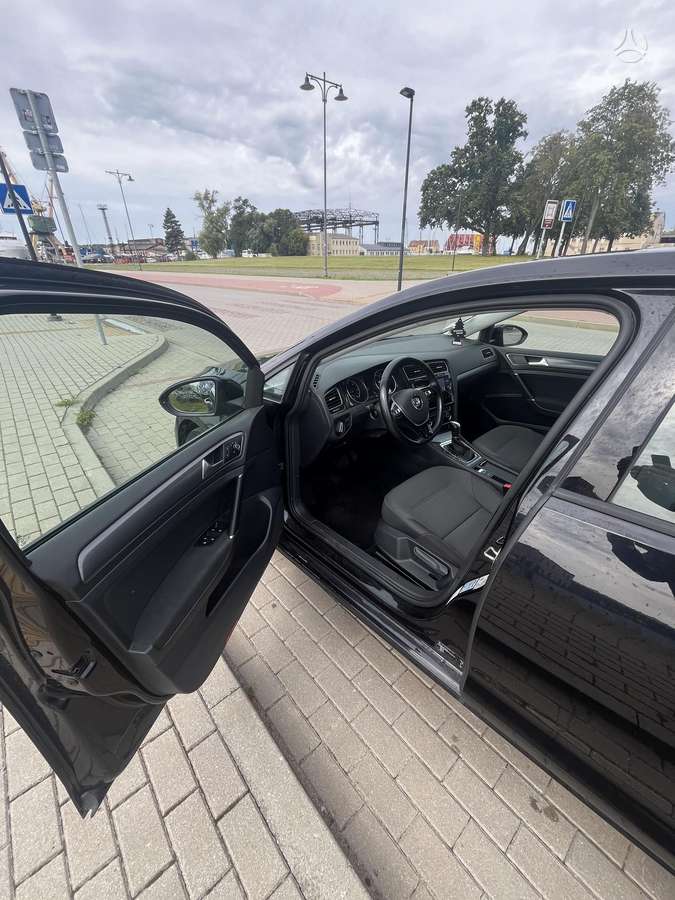 Volkswagen Golf - 11