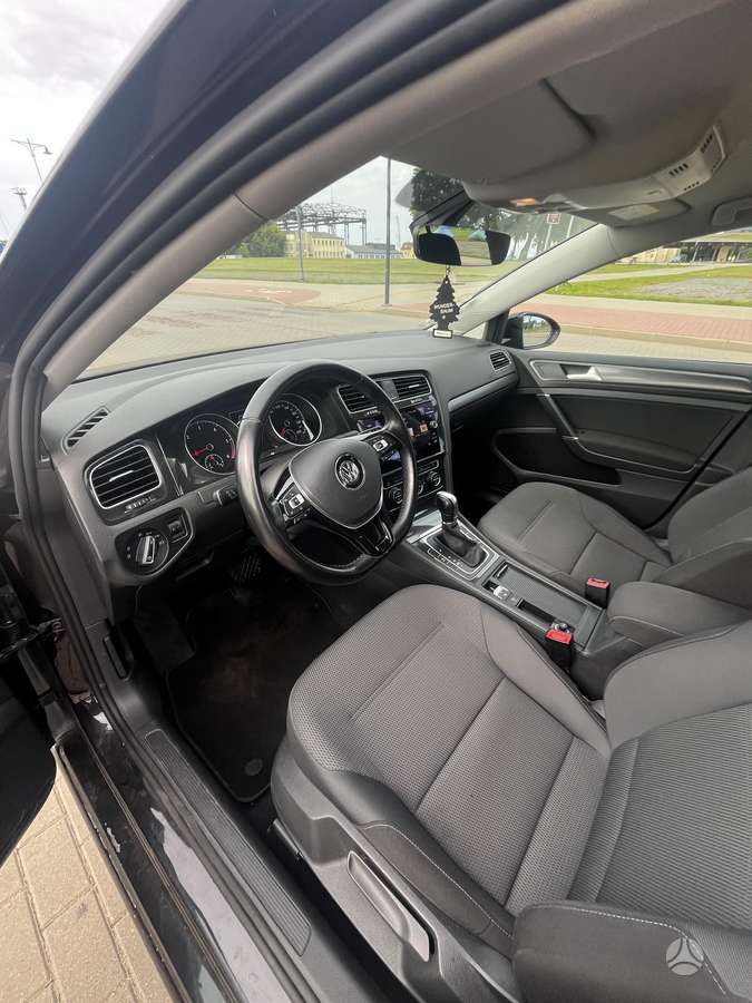 Volkswagen Golf - 12