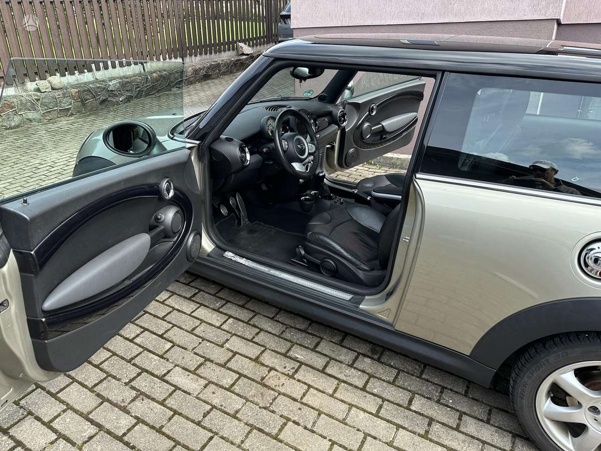 Mini Cooper S, 1.6 l., hatchback