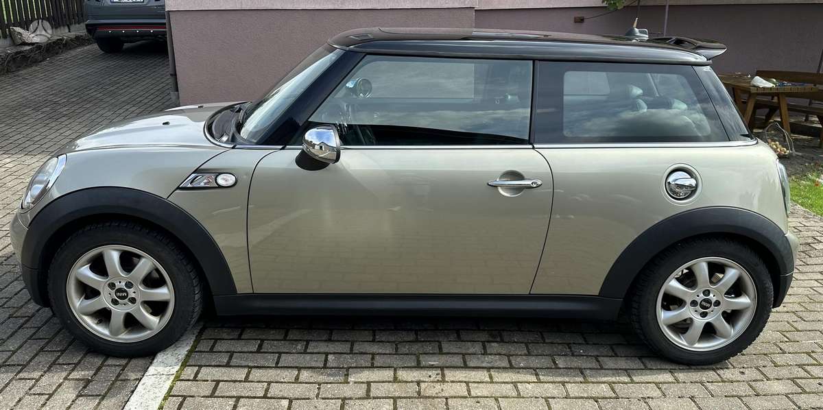 Mini Cooper S, 1.6 l., hatchback