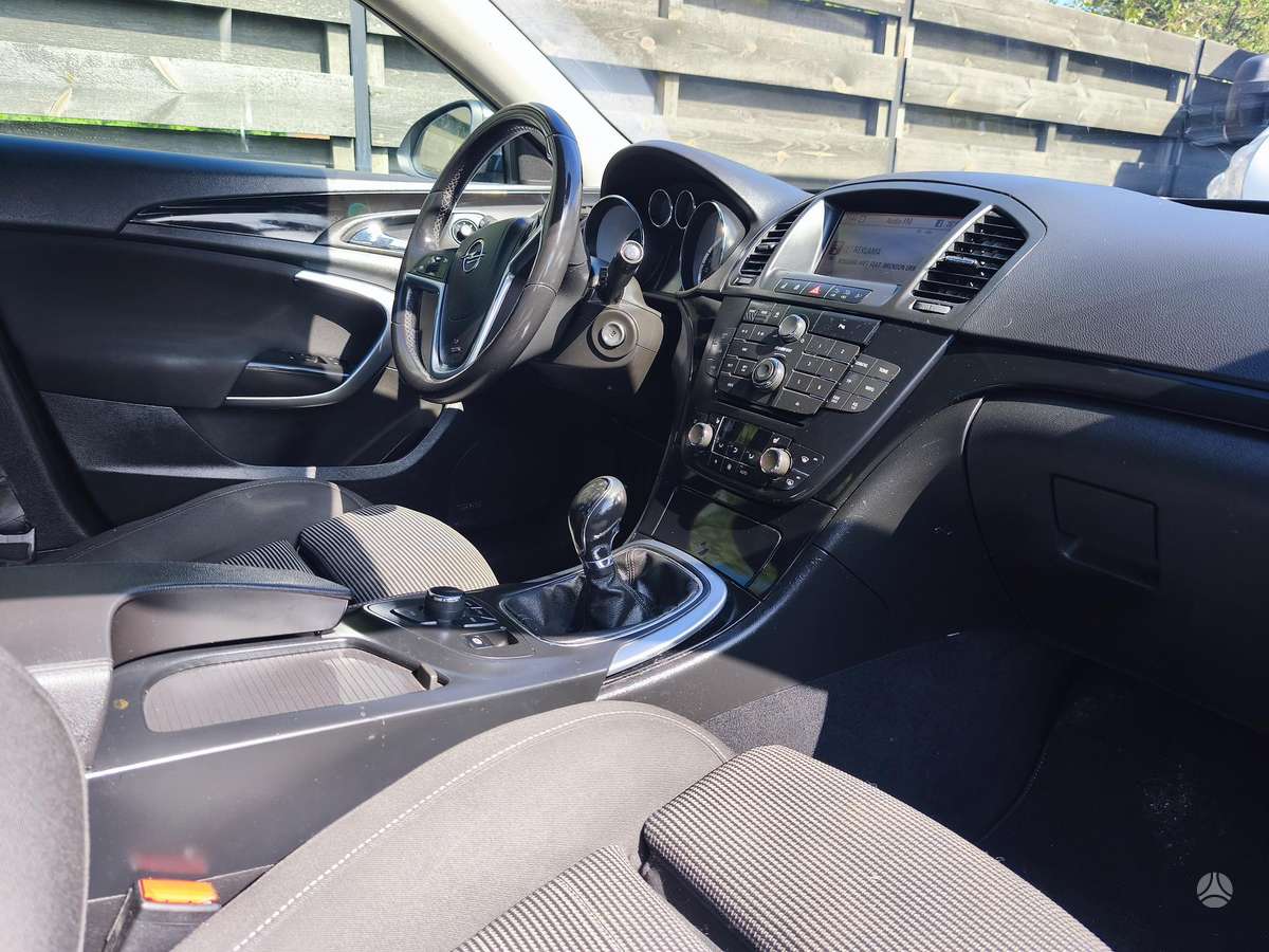 Opel Insignia, 2.0 l., hatchback